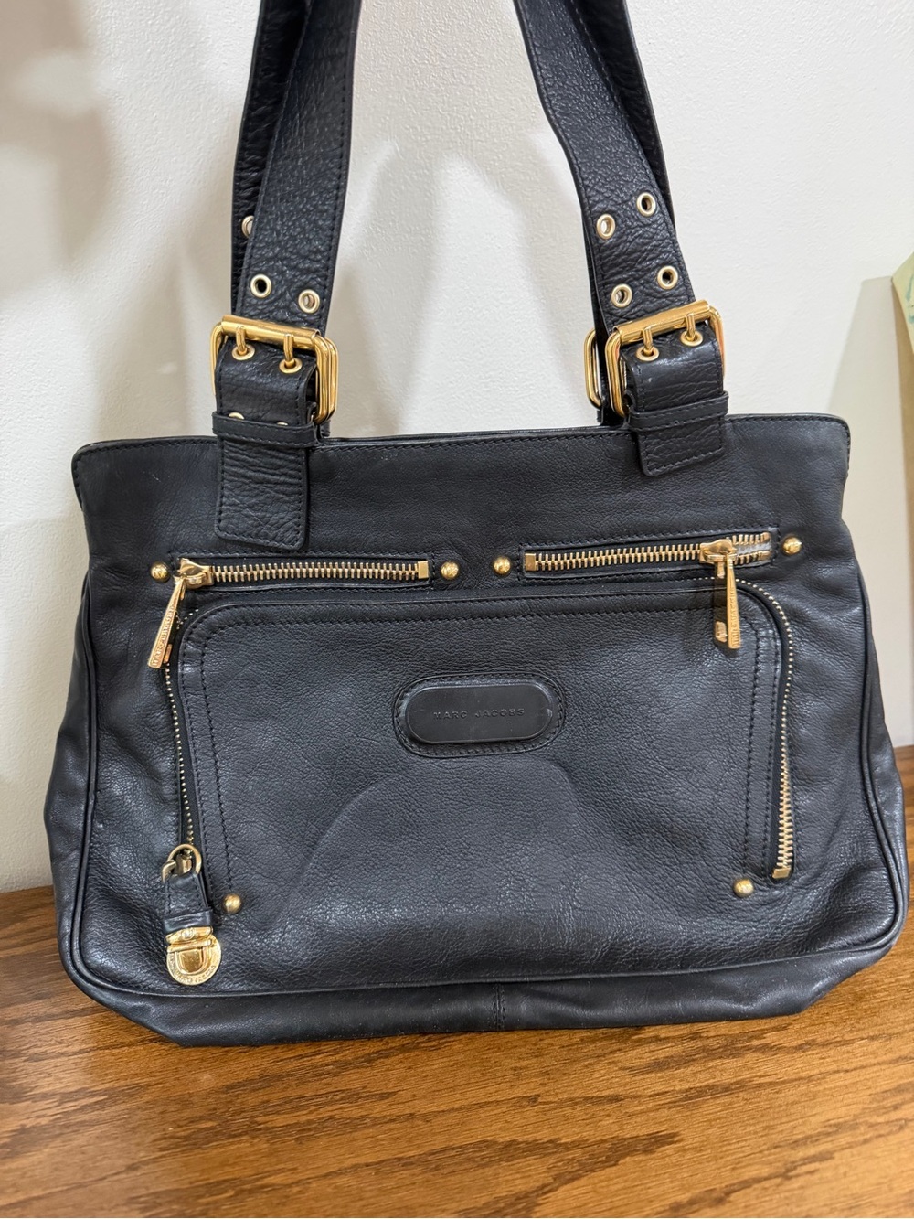 Marc Jacobs Black Leather Shoulder Bag with Gold Hardware y2K vintage